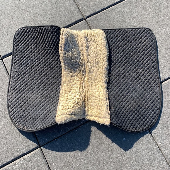 Schneider’s Dura-Tech Quilted Saddle Pad With Half-Back Synthetic Fleece Padding - Picture 3 of 10